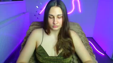Snapshot of lora_kisses chatting on 03/26/26, 01:49 Lora online show from 03/26/26, 01:49