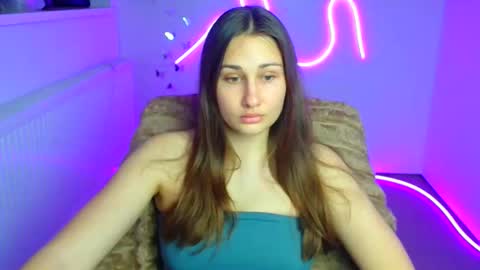 Snapshot of lora_kisses chatting on 04/18/26, 05:55 Lora online show from 04/18/26, 05:55