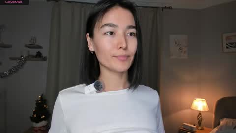 Lora control 2 min for every new Fan Club subscriber online show from 12/18/25, 08:53