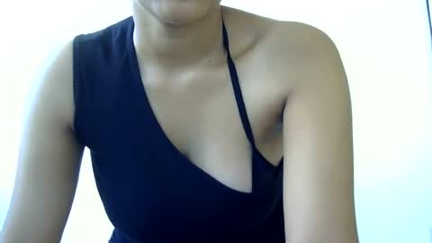 Snapshot of loraa_baby chatting on 06/27/26, 12:22 Loraa online show from 06/27/26, 12:22