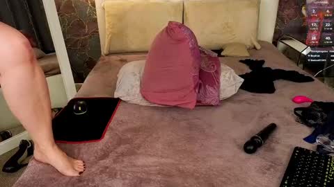 Lora online show from 02/21/25, 03:21