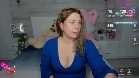 Snapshot of lorablaze chatting on 10/17/25, 12:41 lorablaze online show from 10/17/25, 12:41