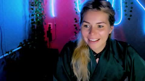 Snapshot of loraboyar chatting on 09/17/25, 02:24 Lora online show from 09/17/25, 02:24