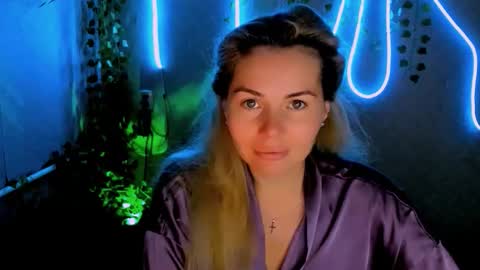 Snapshot of loraboyar chatting on 09/18/25, 02:13 Lora online show from 09/18/25, 02:13