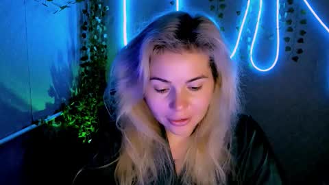 Snapshot of loraboyar chatting on 09/24/25, 02:26 Lora online show from 09/24/25, 02:26