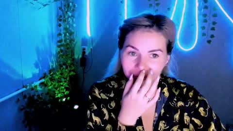 Snapshot of loraboyar chatting on 09/25/25, 02:26 Lora online show from 09/25/25, 02:26