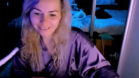 Snapshot of loraboyar chatting on 10/08/25, 02:42 Lora online show from 10/08/25, 02:42