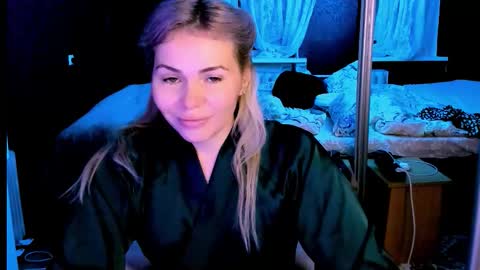 Snapshot of loraboyar chatting on 10/15/25, 02:22 Lora online show from 10/15/25, 02:22