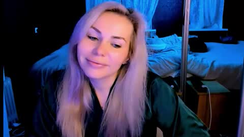 Snapshot of loraboyar chatting on 10/16/25, 02:23 Lora online show from 10/16/25, 02:23