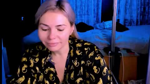 Snapshot of loraboyar chatting on 10/20/25, 02:34 Lora online show from 10/20/25, 02:34