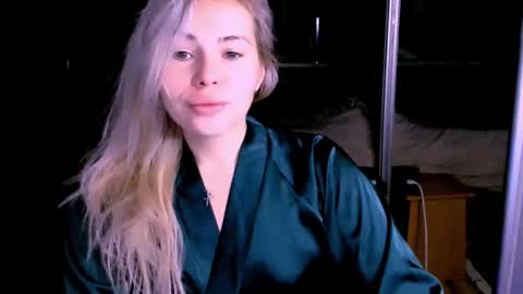 Snapshot of loraboyar chatting on 11/05/25, 02:55 Lora online show from 11/05/25, 02:55