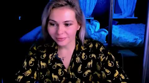 Snapshot of loraboyar chatting on 11/11/25, 02:22 Lora online show from 11/11/25, 02:22