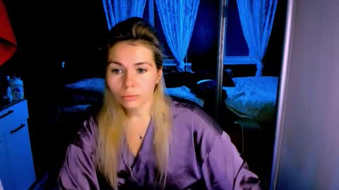 Snapshot of loraboyar chatting on 11/25/25, 02:44 Lora online show from 11/25/25, 02:44