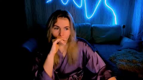 Snapshot of loraboyar chatting on 12/18/25, 03:56 Lora online show from 12/18/25, 03:56