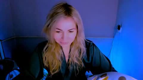 Snapshot of loraboyar chatting on 04/13/26, 02:17 Lora online show from 04/13/26, 02:17