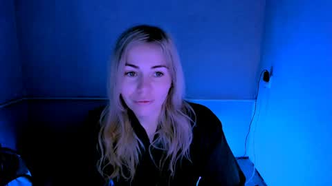 Snapshot of loraboyar chatting on 04/14/26, 02:17 Lora online show from 04/14/26, 02:17