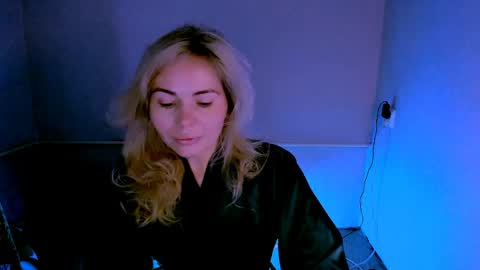 Snapshot of loraboyar chatting on 04/15/26, 02:18 Lora online show from 04/15/26, 02:18