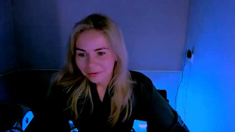 Snapshot of loraboyar chatting on 04/16/26, 02:23 Lora online show from 04/16/26, 02:23