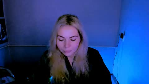 Snapshot of loraboyar chatting on 04/20/26, 02:25 Lora online show from 04/20/26, 02:25