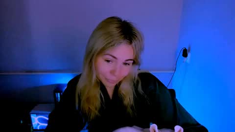 Lora online show from 05/12/26, 02:41
