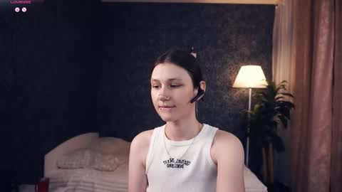 Lora online show from 11/08/25, 05:07