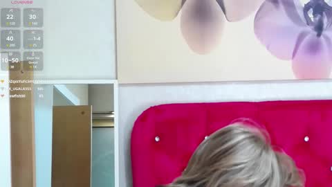 loradelniro1 online show from 03/07/25, 07:38