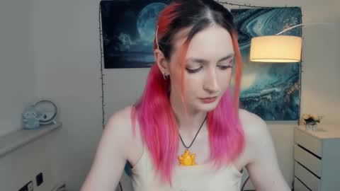 Snapshot of loradimmick chatting on 10/22/25, 10:59 Lora online show from 10/22/25, 10:59