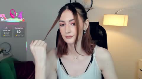 Snapshot of loradimmick chatting on 11/27/25, 11:01 Lora online show from 11/27/25, 11:01