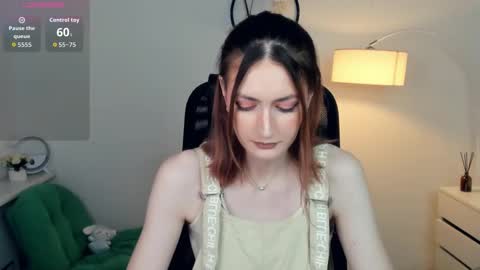 Snapshot of loradimmick chatting on 11/28/25, 09:34 Lora online show from 11/28/25, 09:34