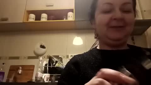 Lora online show from 12/18/24, 07:41