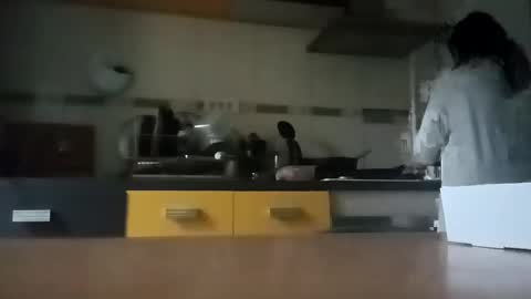 Lora online show from 12/23/24, 08:03