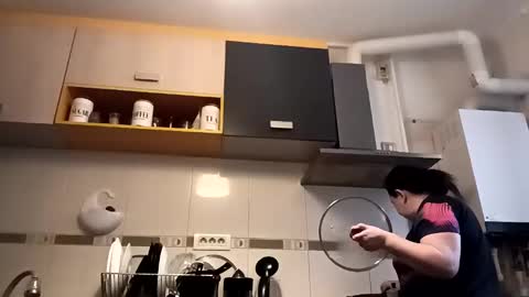 Lora online show from 01/05/25, 01:58