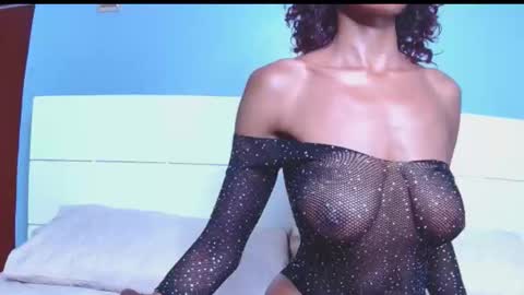 Snapshot of loraforreal chatting on 11/29/25, 02:36 Blackcat online show from 11/29/25, 02:36