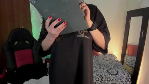 loraine_xx online show from 11/06/25, 04:19