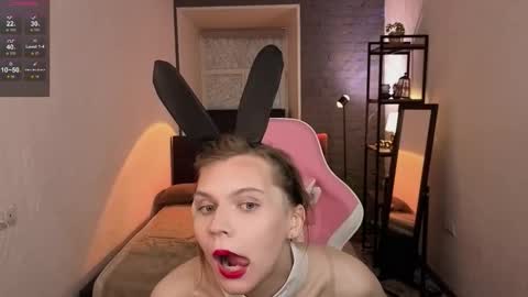 Snapshot of loral_avery chatting on 03/15/26, 10:16 Avery online show from 03/15/26, 10:16