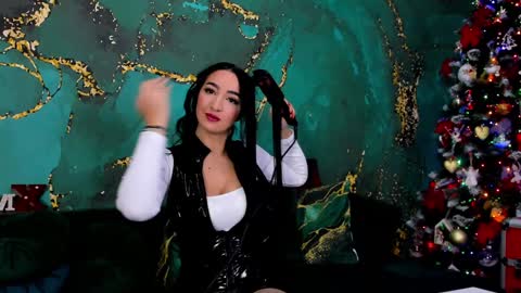 Snapshot of lorawarnner chatting on 12/13/24, 05:16 Miss online show from 12/13/24, 05:16