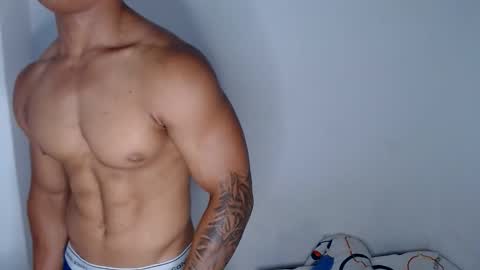 Snapshot of lordblaze_ chatting on 11/25/25, 04:18 Dominic online show from 11/25/25, 04:18