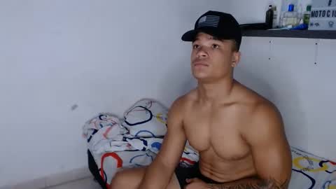 Snapshot of lordblaze_ chatting on 11/29/25, 01:03 Dominic online show from 11/29/25, 01:03