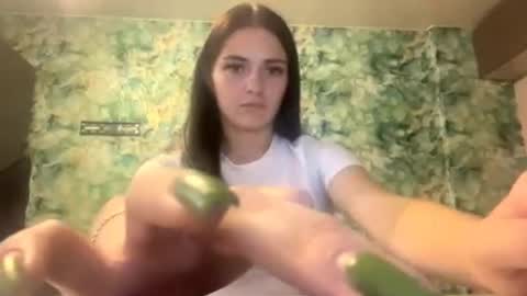 Olivia online show from 09/15/25, 12:38