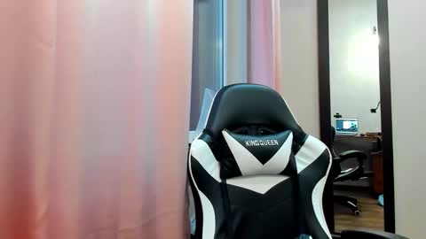 Snapshot of lorelea_cute chatting on 01/13/25, 01:39 Lorelea cute online show from 01/13/25, 01:39