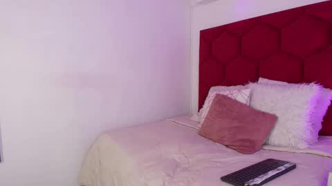 LORELI online show from 09/12/25, 03:28