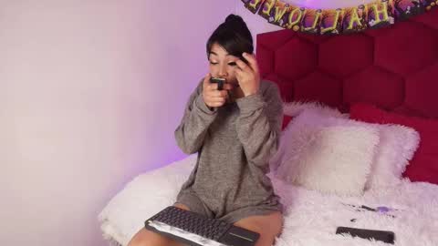 LORELI online show from 10/28/25, 03:43