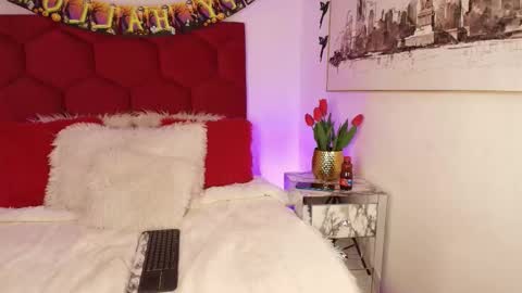 LORELI online show from 10/30/25, 03:30