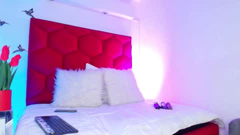 LORELI online show from 01/17/26, 04:17