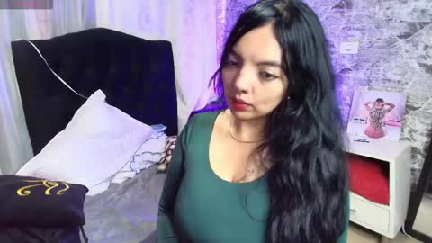 Snapshot of loren_44tits chatting on 03/14/26, 02:44 Loren online show from 03/14/26, 02:44