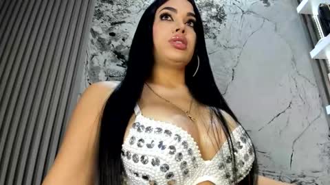 Doll Queen online show from 11/14/25, 10:58