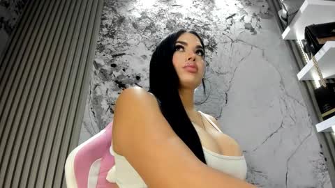 Doll Queen online show from 02/02/26, 10:47