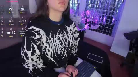Snapshot of loren_jacksoon chatting on 07/01/26, 12:18 Loren online show from 07/01/26, 12:18