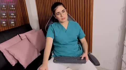 Loren online show from 06/01/26, 02:35
