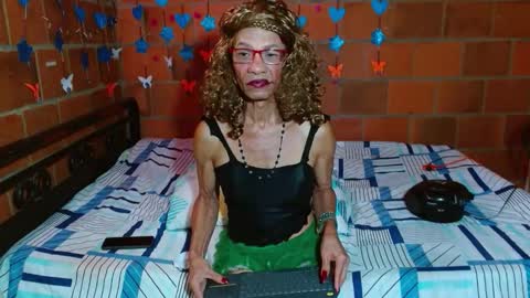 Lorena Capelli online show from 10/31/25, 11:22